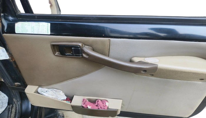 2014 Mahindra Bolero ZLX BS IV, Diesel, Manual, 1,85,599 km, interior