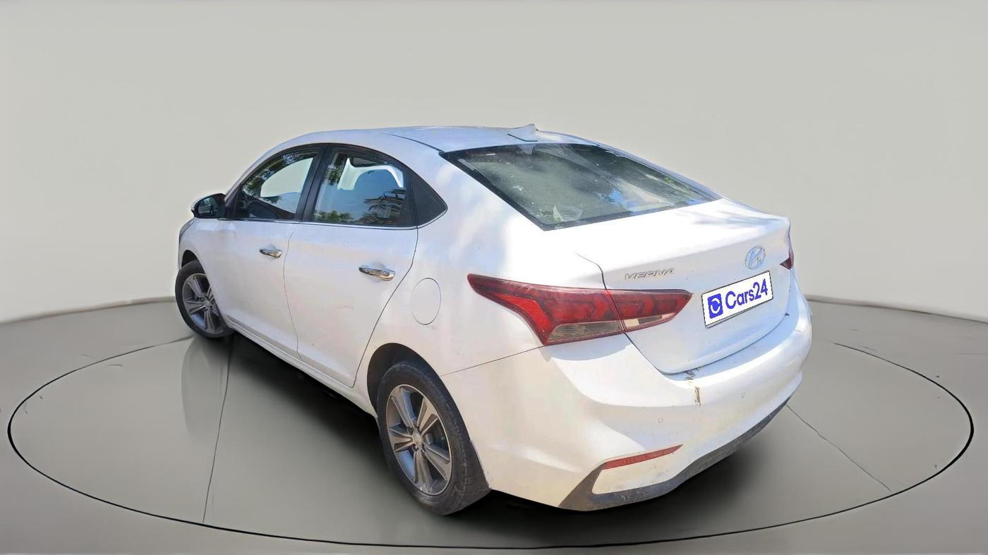 2017 Hyundai Verna 1.6 SX (O) CRDI MT, Diesel, Manual, 2,70,322 km, exterior