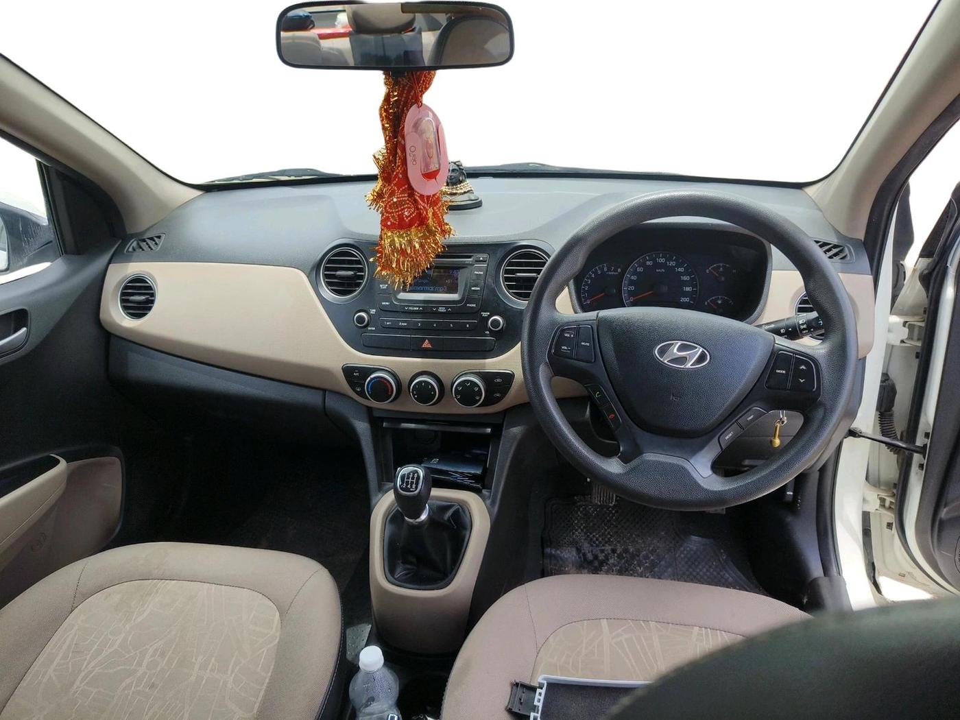 2014 Hyundai Xcent S 1.2, Petrol, Manual, 68,772 km, interior