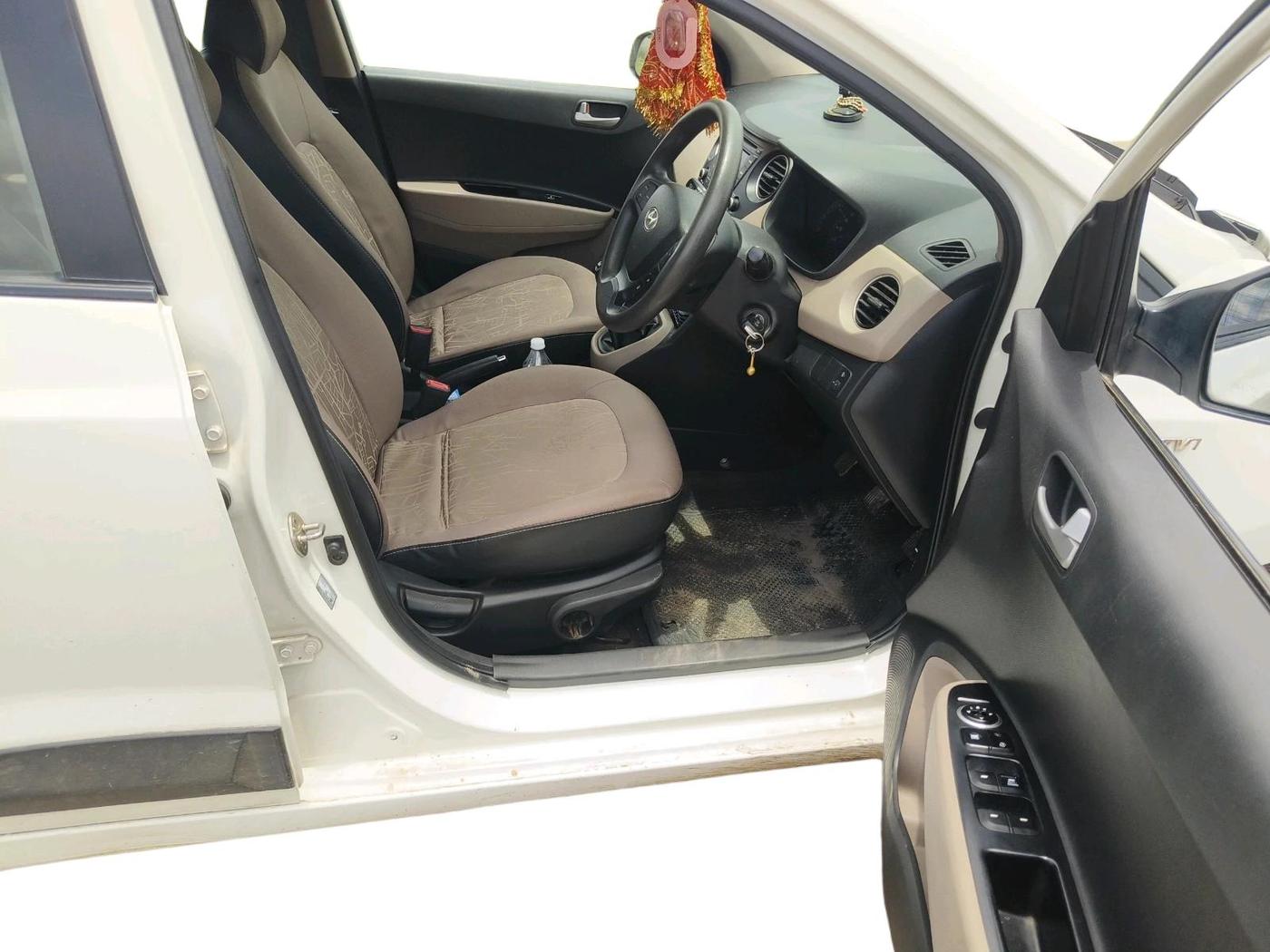 2014 Hyundai Xcent S 1.2, Petrol, Manual, 68,772 km, interior