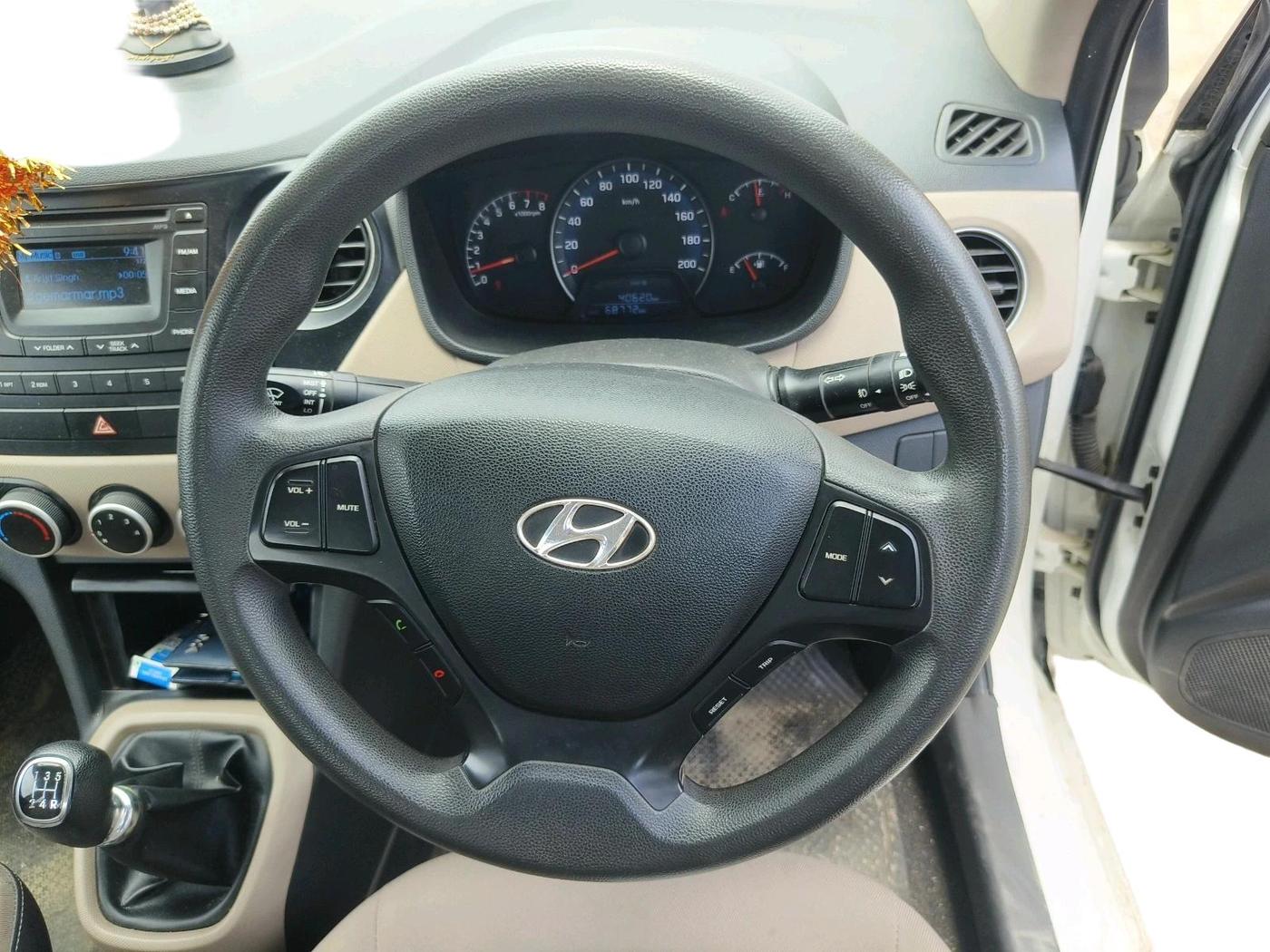 2014 Hyundai Xcent S 1.2, Petrol, Manual, 68,772 km, interior