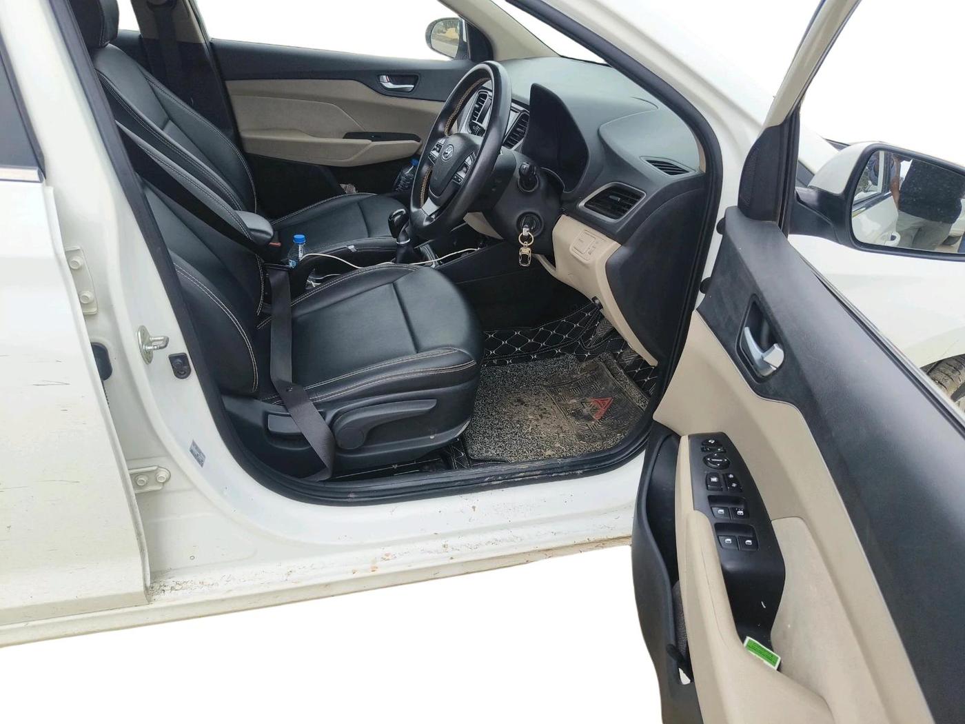 2018 Hyundai Verna 1.6 VTVT SX, CNG, Manual, 1,21,534 km, interior