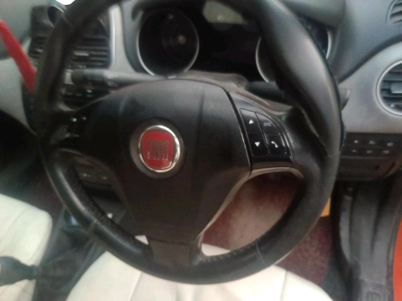 2014 Fiat Avventura EMOTION MULTIJET 1.3, Diesel, Manual, 1,69,465 km, interior