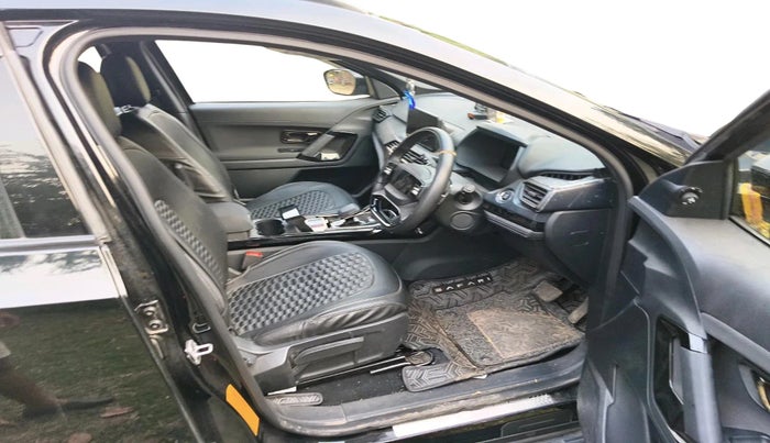 2024 Tata Safari PURE PLUS S DARK EDITION AT, Diesel, Automatic, 3,253 km, interior
