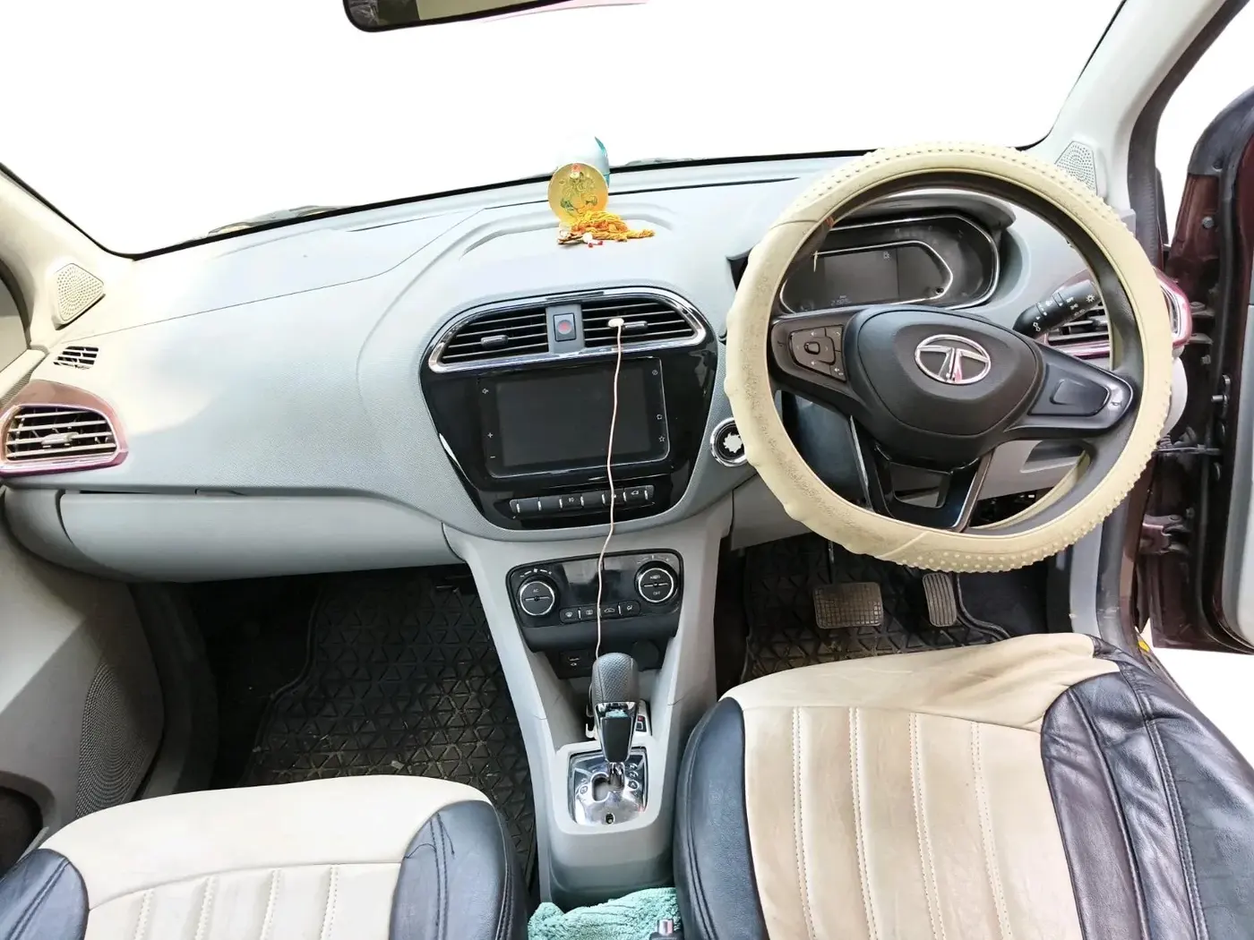 2020 Tata TIGOR XZA PLUS PETROL, Petrol, Automatic, 21,929 km, interior