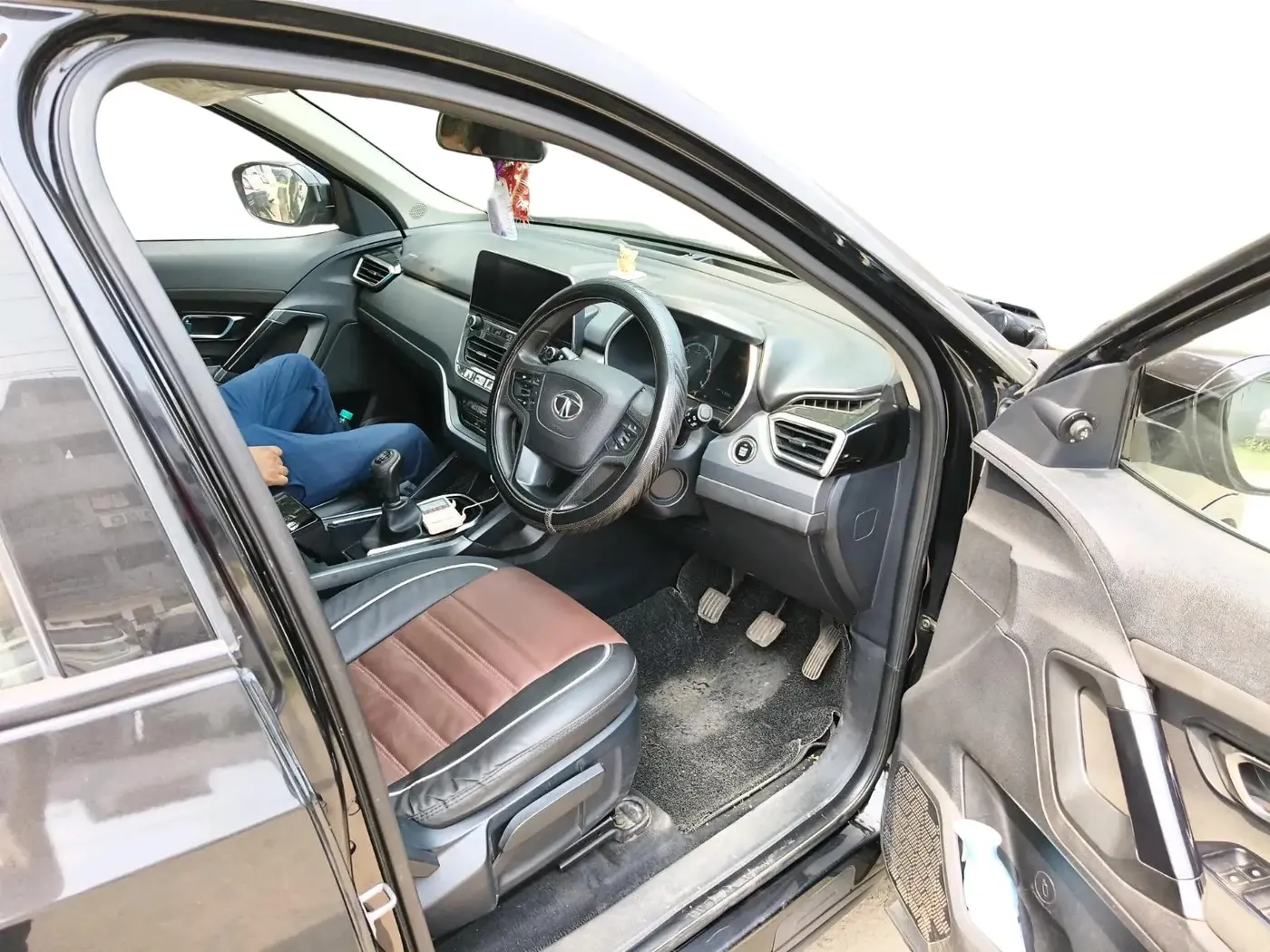 2020 Tata Harrier XT 2.0L KRYOTEC, Diesel, Manual, 71,354 km, interior