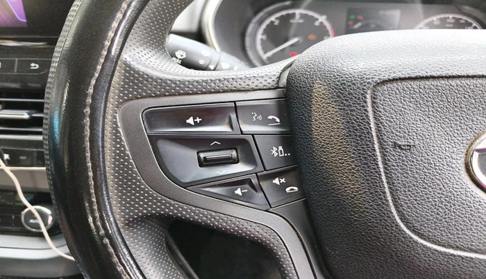 2020 Tata Harrier XT 2.0L KRYOTEC, Diesel, Manual, 71,354 km, interior