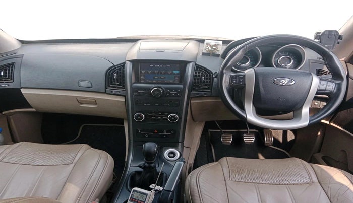 2016 Mahindra XUV500 W10, Diesel, Manual, 1,09,066 km, interior