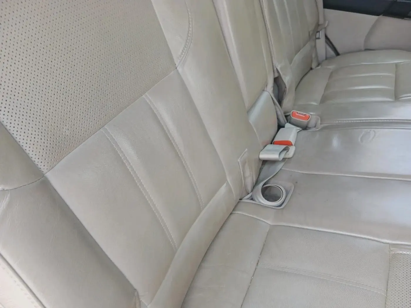 2016 Mahindra XUV500 W10, Diesel, Manual, 1,10,000 km, interior