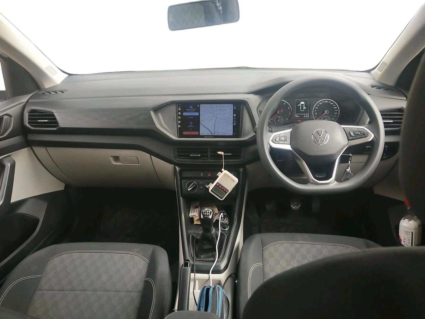 2024 Volkswagen TAIGUN COMFORTLINE 1.0 TSI MT, Petrol, Manual, 27,851 km, interior