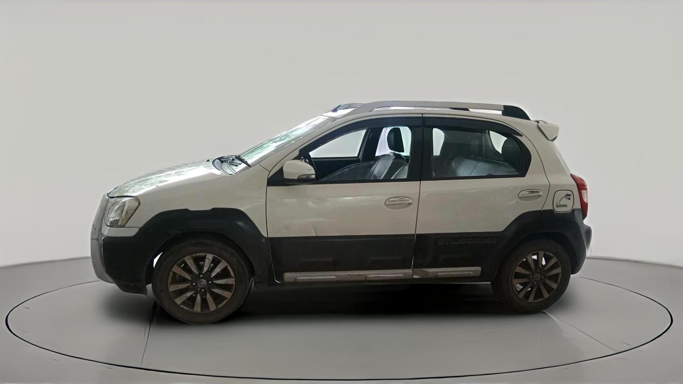 2015 Toyota Etios CROSS 1.4 VD, Diesel, Manual, 1,76,924 km, exterior