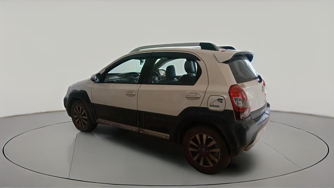 2015 Toyota Etios CROSS 1.4 VD, Diesel, Manual, 1,76,924 km, exterior