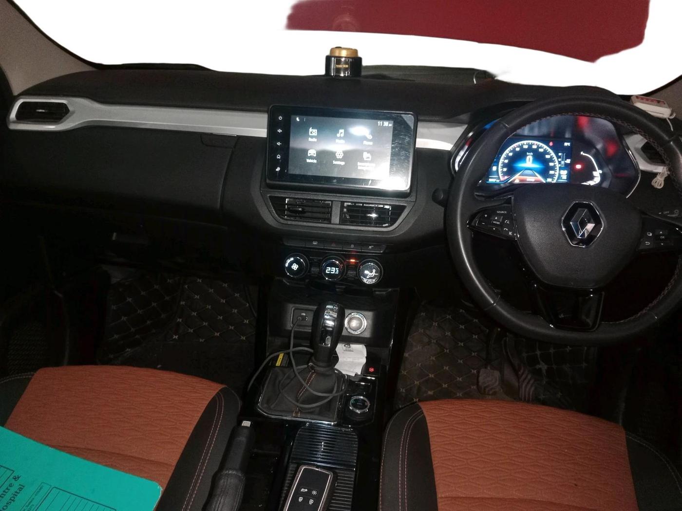 2024 Renault Kiger RXZ AMT, Petrol, Automatic, 20,907 km, interior