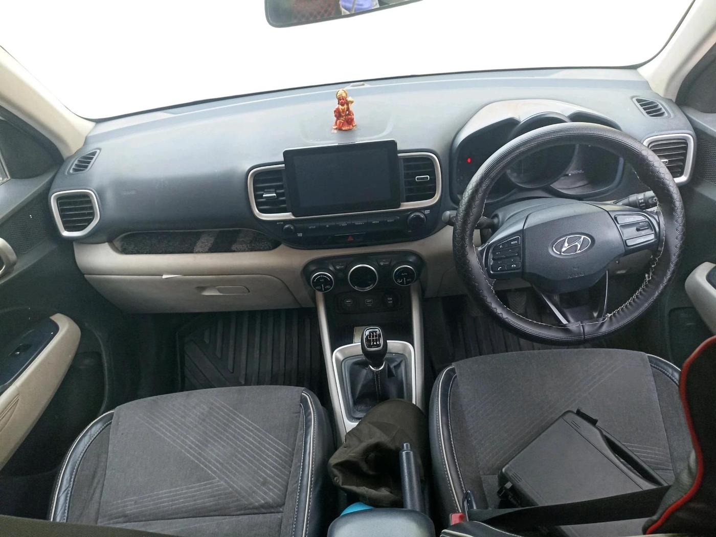 2019 Hyundai VENUE SX 1.4 CRDi DUAL TONE, Diesel, Manual, 1,42,042 km, interior