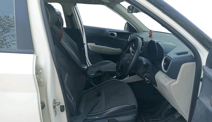 2019 Hyundai VENUE SX 1.4 CRDi DUAL TONE, Diesel, Manual, 1,42,042 km, interior