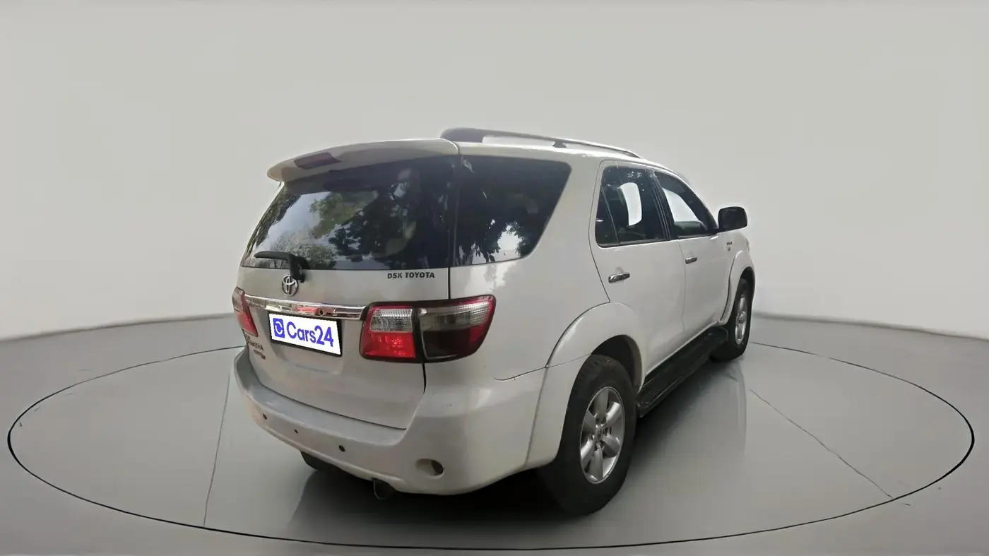 2010 Toyota Fortuner 3.0 4X4 MT, Diesel, Manual, 3,01,102 km, exterior