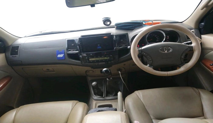 2010 Toyota Fortuner 3.0 4X4 MT, Diesel, Manual, 3,01,102 km, interior