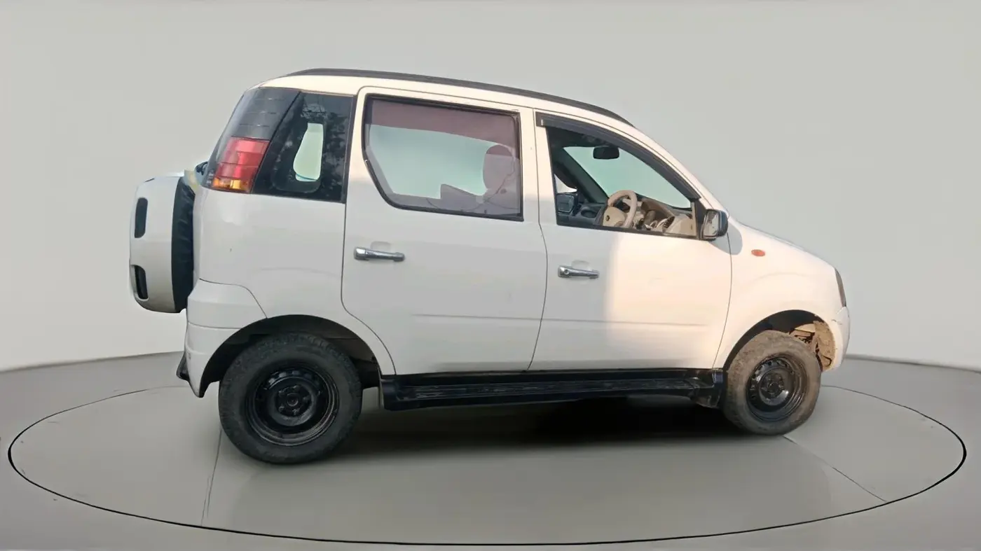 2013 Mahindra Quanto C4, Diesel, Manual, 1,25,700 km, exterior