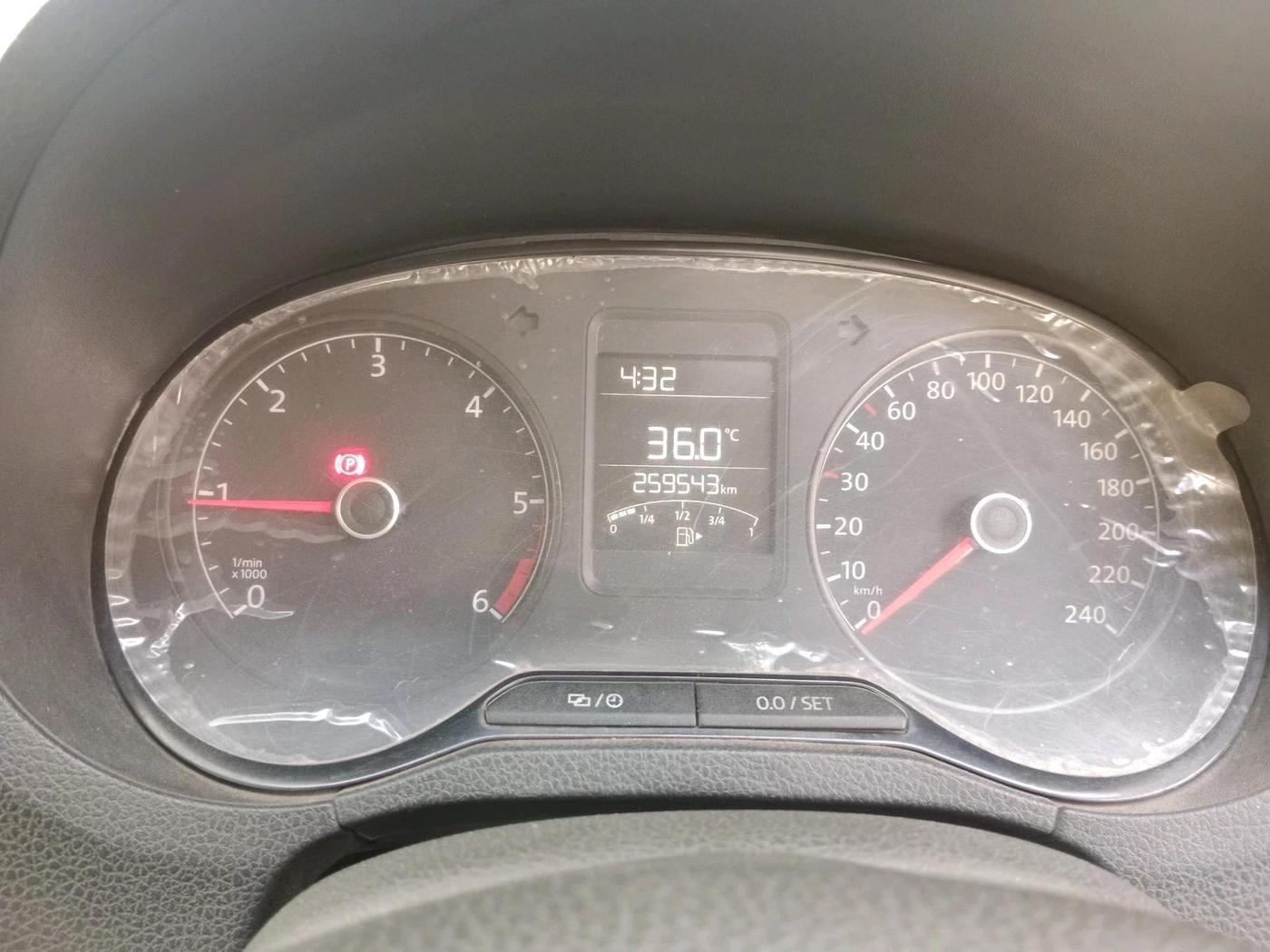 2014 Volkswagen Polo TRENDLINE 1.5L, Diesel, Manual, 2,59,543 km, interior