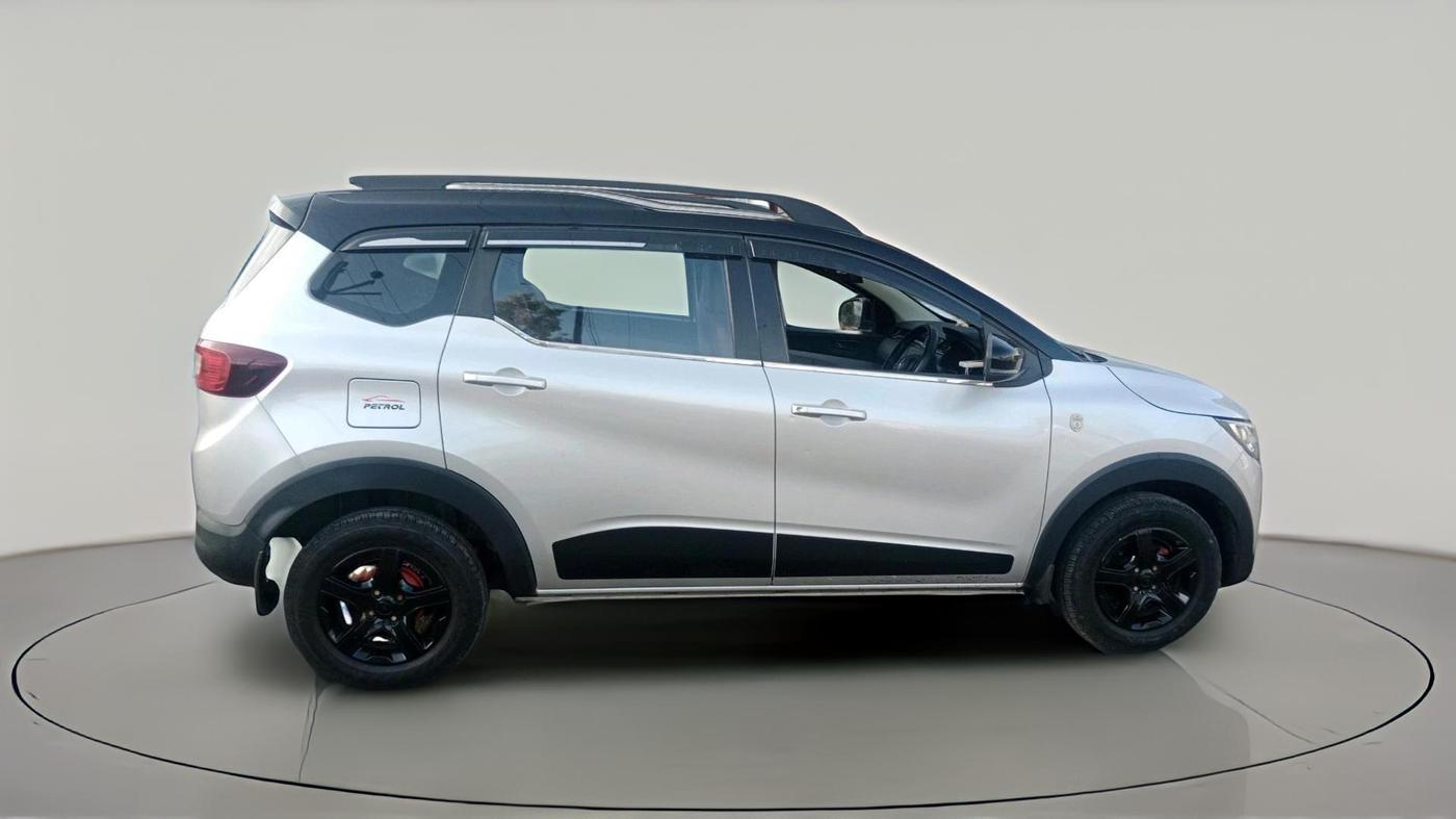 2022 Renault TRIBER RXT, Petrol, Manual, 88,847 km, exterior