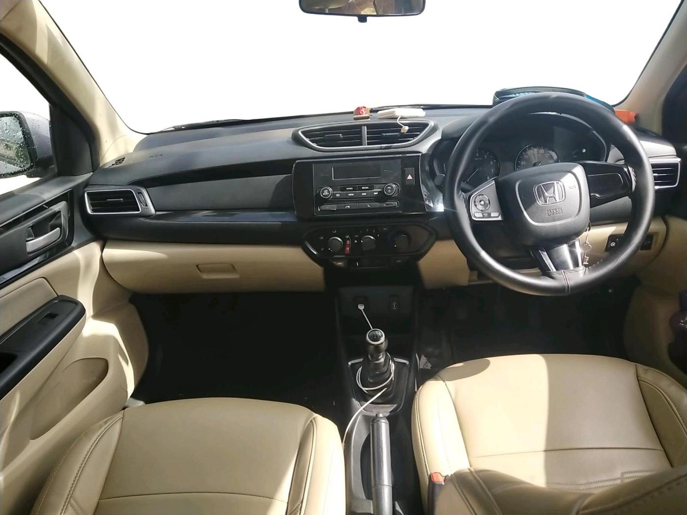 2019 Honda Amaze 1.2L I-VTEC S, CNG, Manual, 1,28,012 km, interior