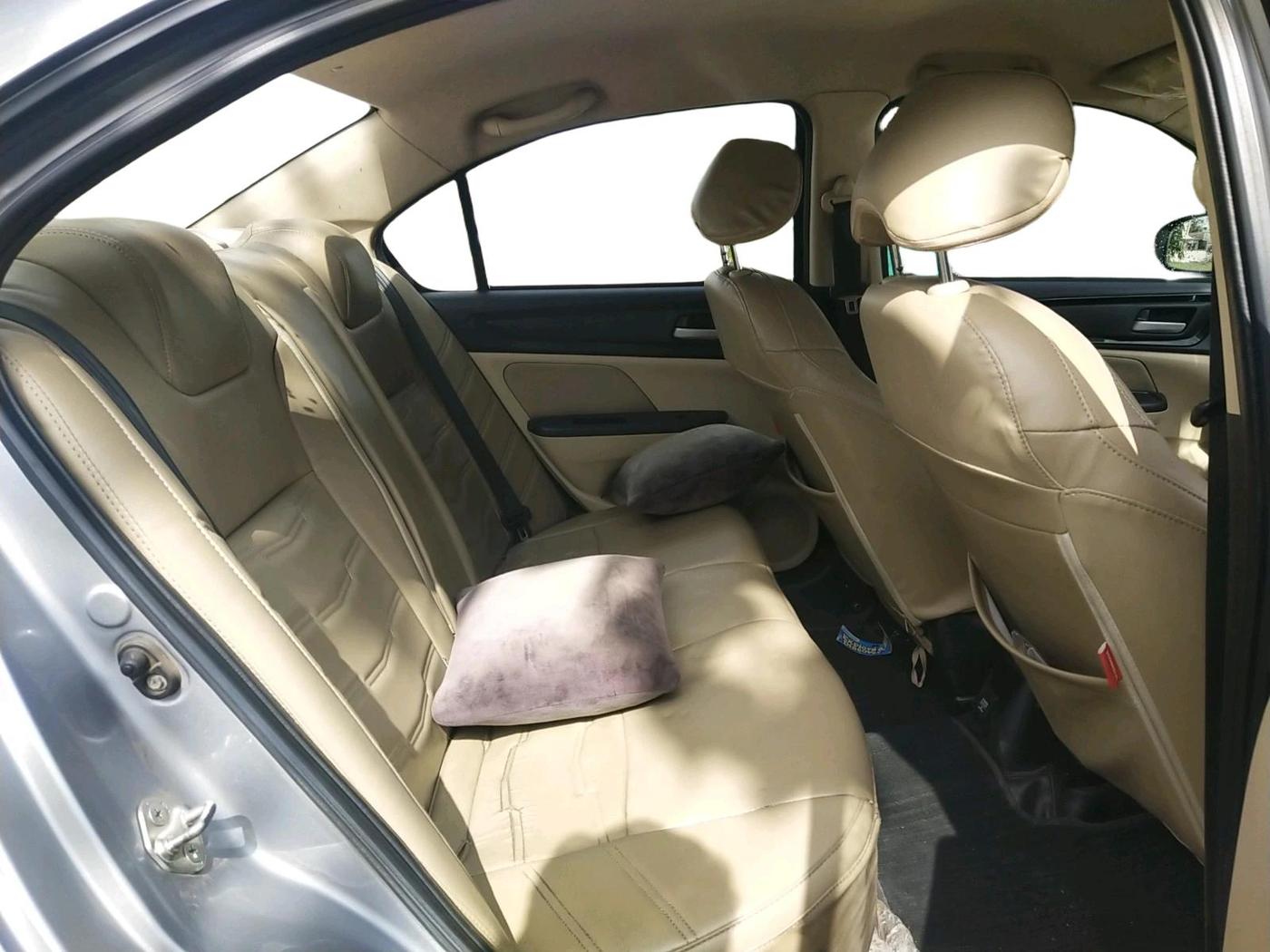 2019 Honda Amaze 1.2L I-VTEC S, CNG, Manual, 1,28,012 km, interior