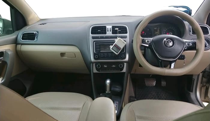 2015 Volkswagen Vento HIGHLINE 1.5 AT, Diesel, Automatic, 1,76,463 km, interior