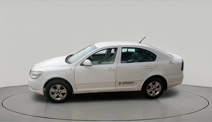 2011 Skoda Laura AMBIENTE 2.0 TDI CR AT, Diesel, Automatic, 1,09,299 km, exterior