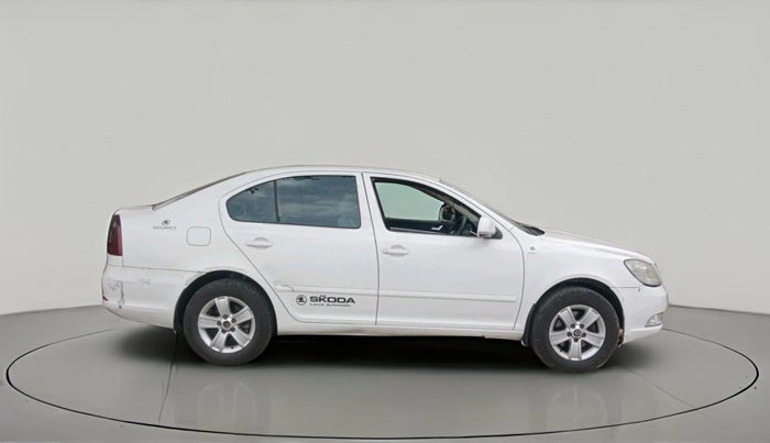 2011 Skoda Laura AMBIENTE 2.0 TDI CR AT, Diesel, Automatic, 1,09,299 km, exterior