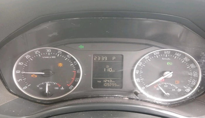 2011 Skoda Laura AMBIENTE 2.0 TDI CR AT, Diesel, Automatic, 1,09,299 km, interior