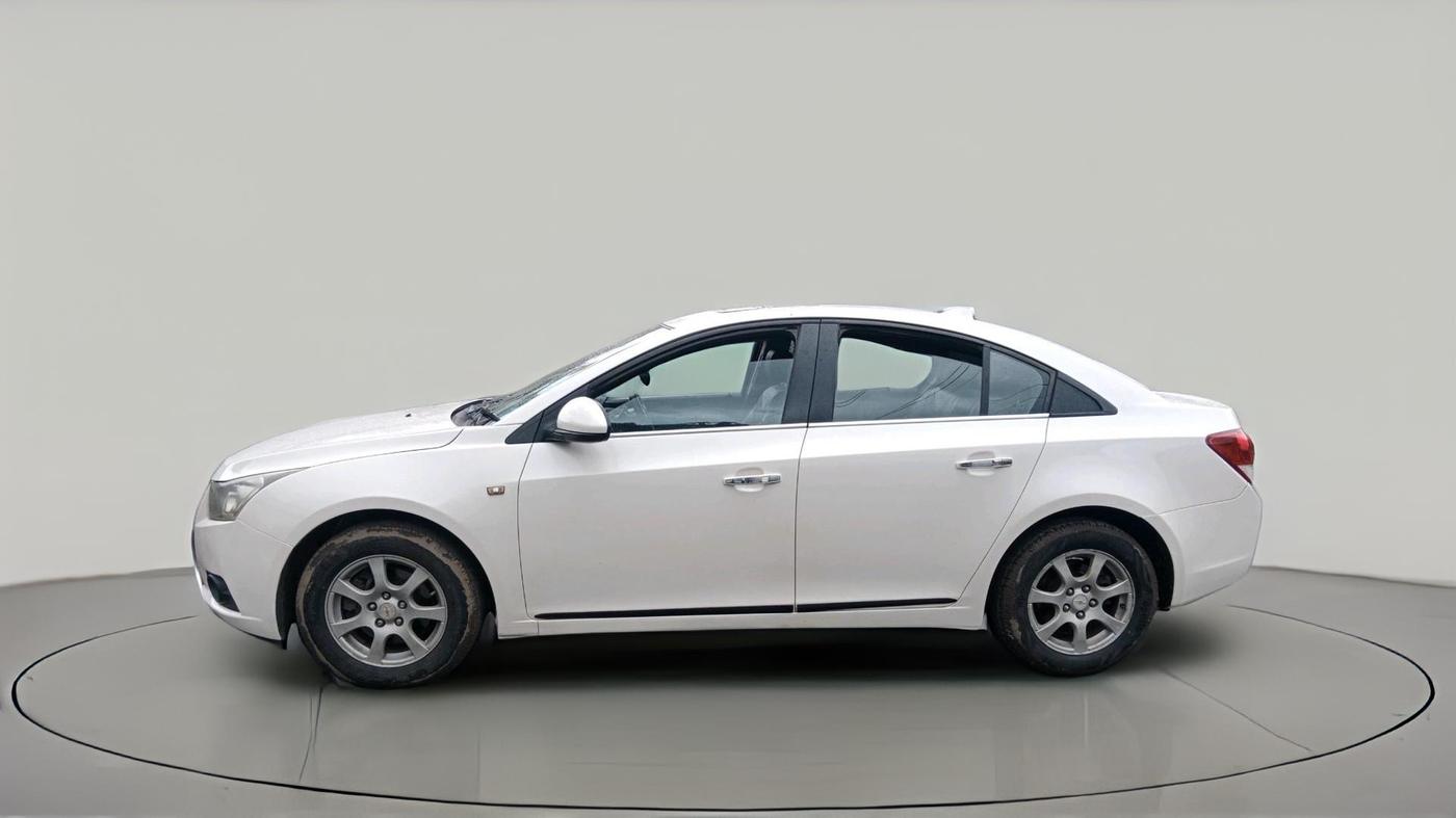2011 Chevrolet Cruze LTZ, Diesel, Manual, 1,40,621 km, exterior