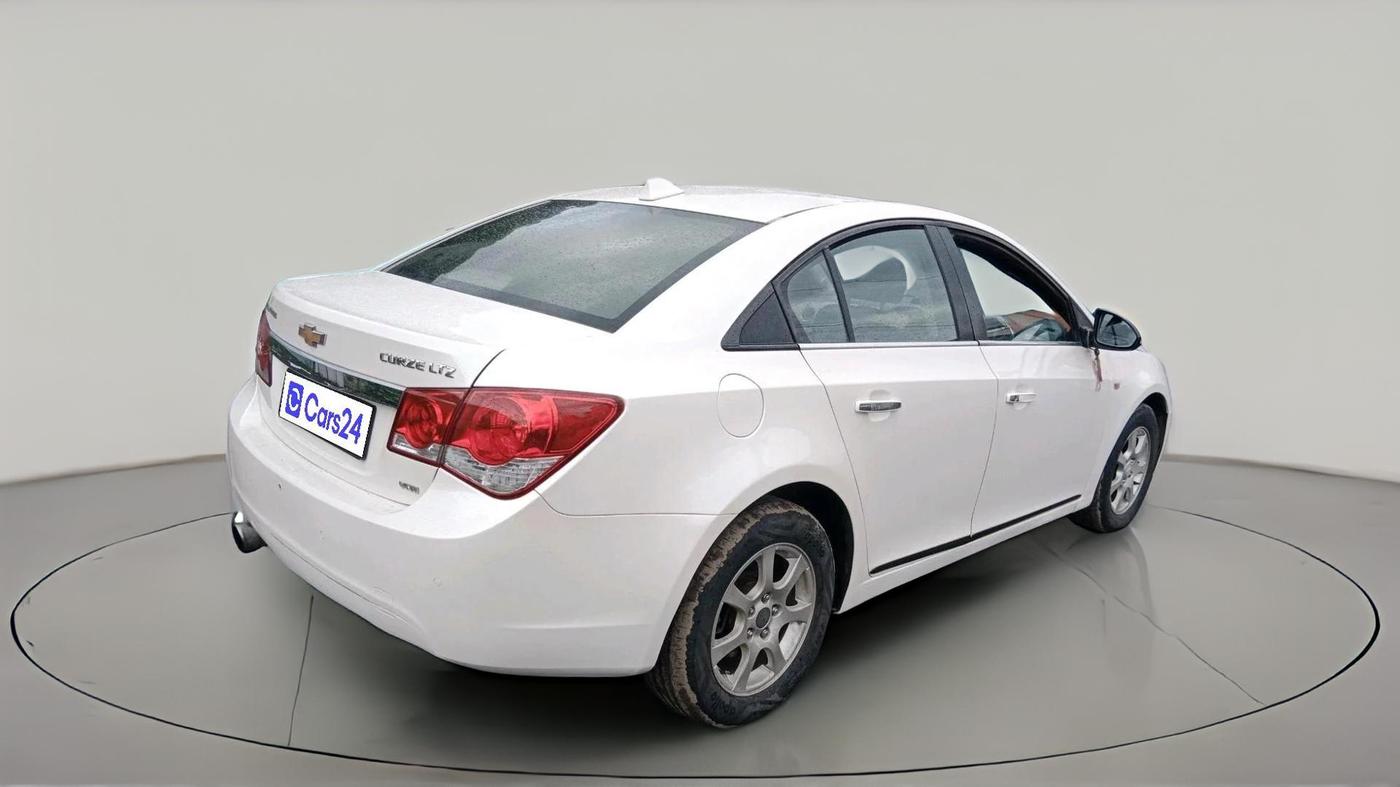 2011 Chevrolet Cruze LTZ, Diesel, Manual, 1,40,621 km, exterior