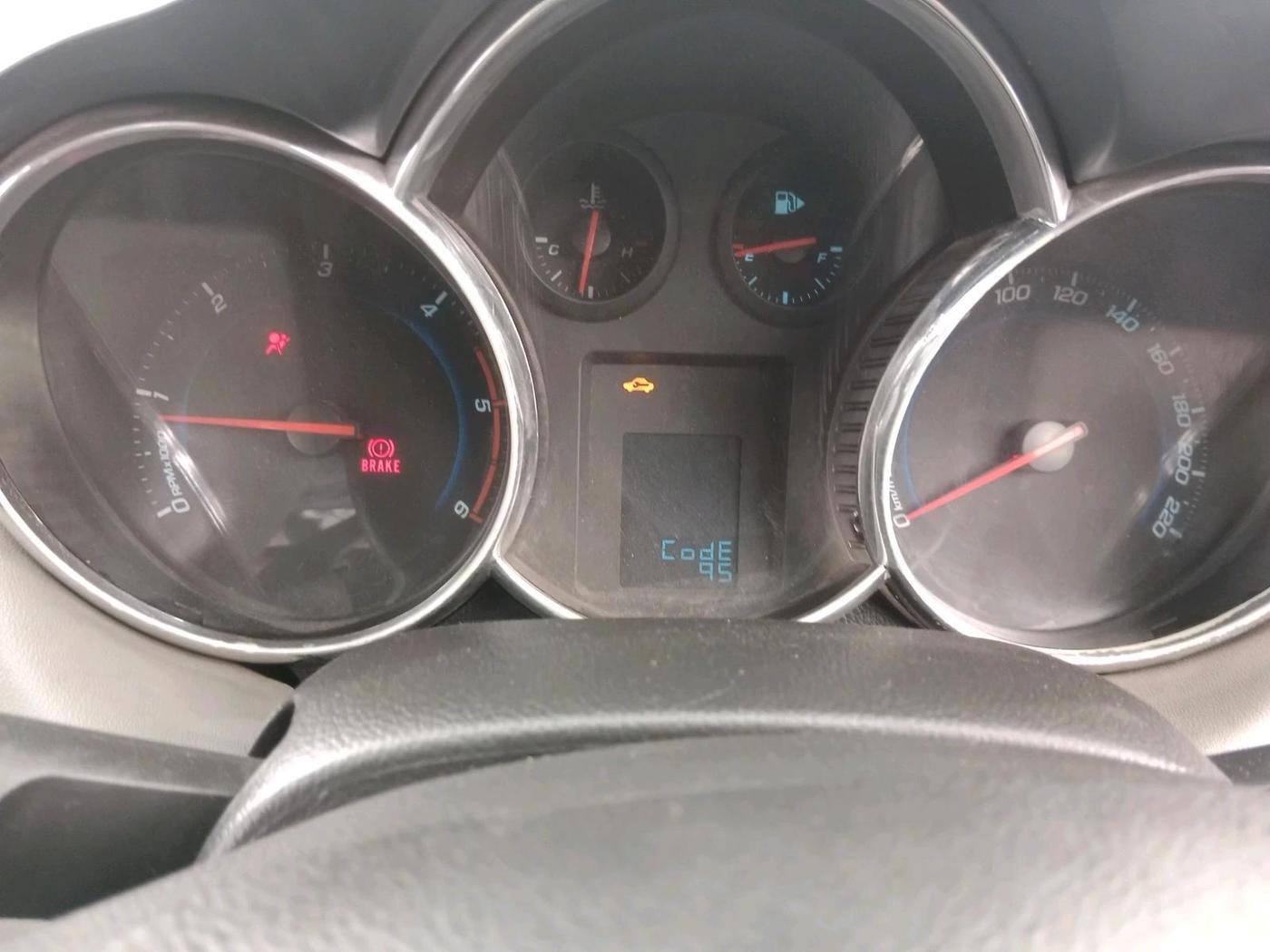 2011 Chevrolet Cruze LTZ, Diesel, Manual, 1,40,621 km, interior