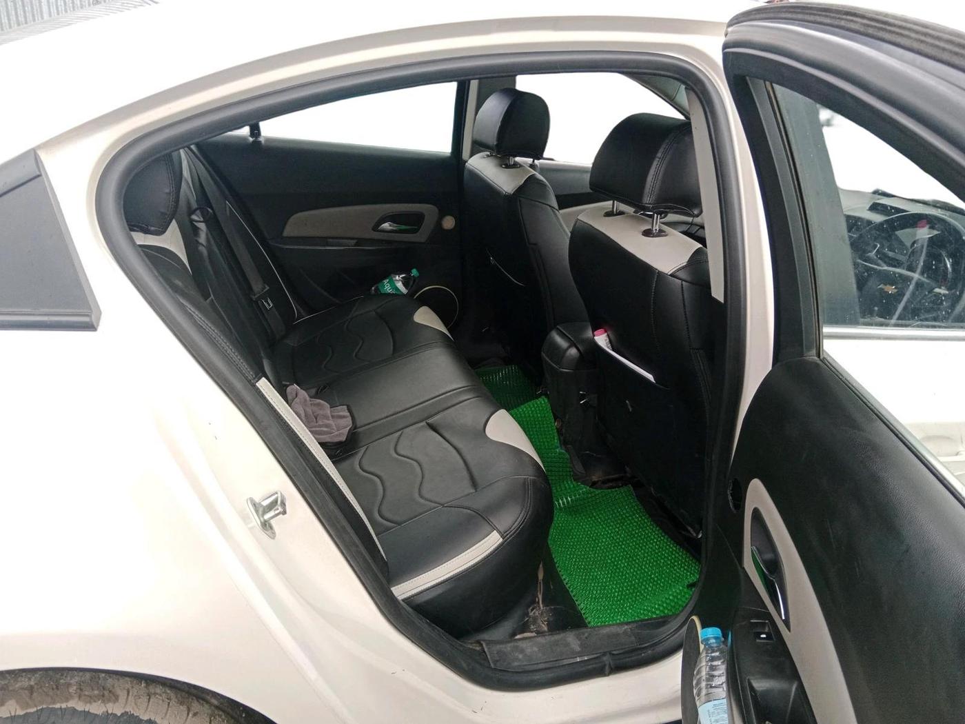 2011 Chevrolet Cruze LTZ, Diesel, Manual, 1,40,621 km, interior