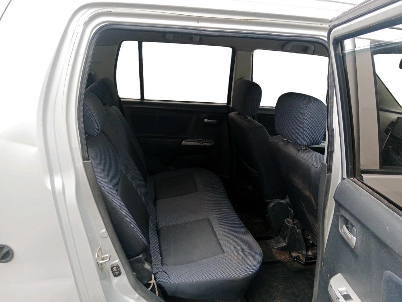 2011 Maruti Wagon R 1.0 VXI, Petrol, Manual, 1,66,802 km, interior