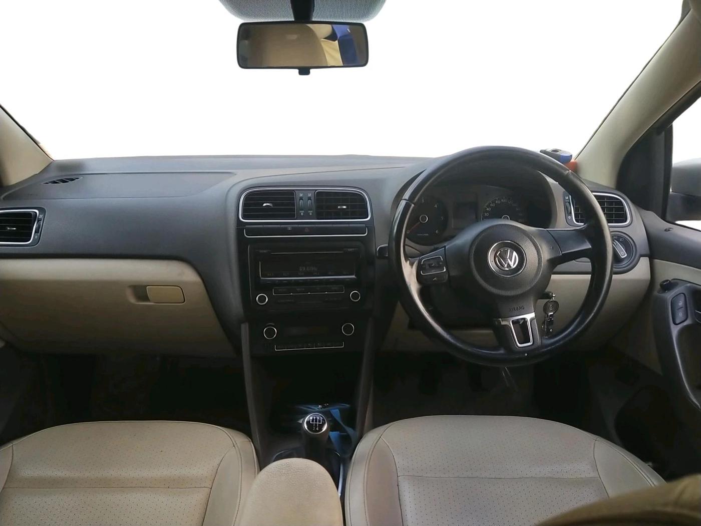 2012 Volkswagen Vento HIGHLINE DIESEL 1.6, Diesel, Manual, 1,79,900 km, interior