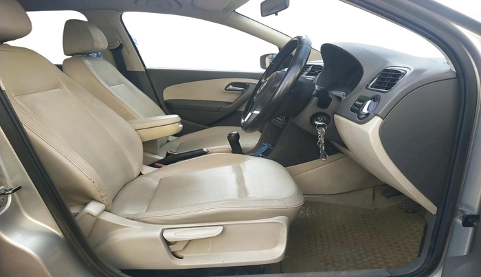 2012 Volkswagen Vento HIGHLINE DIESEL 1.6, Diesel, Manual, 1,79,900 km, interior