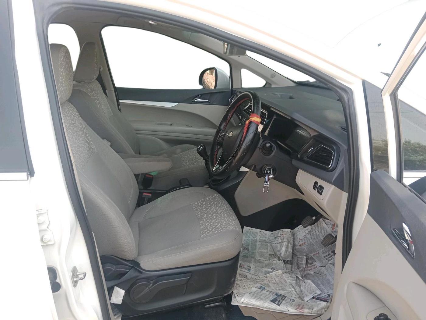 2021 Mahindra MARAZZO M 6 + 7 STR, Diesel, Manual, 78,895 km, interior