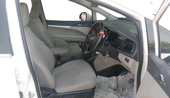 2021 Mahindra MARAZZO M 6 + 7 STR, Diesel, Manual, 78,895 km, interior