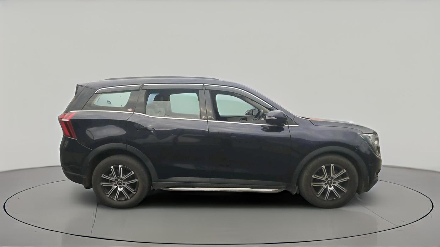 2022 Mahindra XUV700 AX 7 LUXURY D AWD AT 7 STR, Diesel, Automatic, 1,80,000 km, exterior