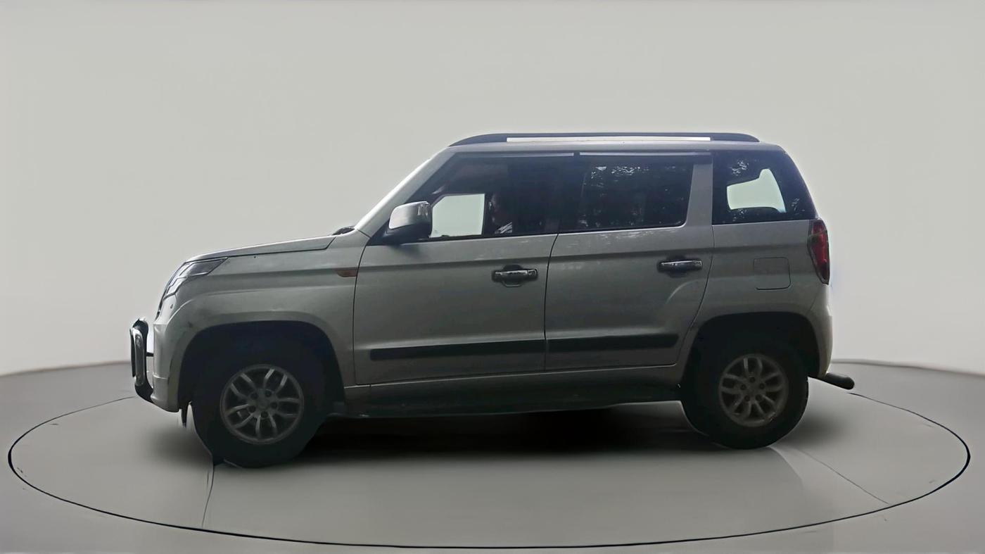 2017 Mahindra TUV300 T8, Diesel, Manual, 1,24,612 km, exterior