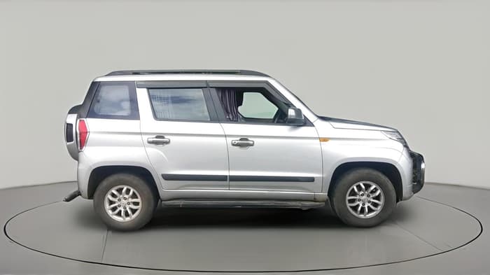 2017 Mahindra TUV300 T8, Diesel, Manual, 1,24,612 km, exterior