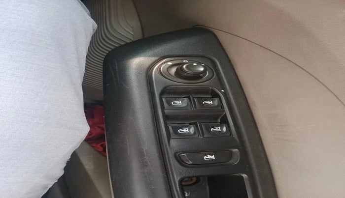 2020 Renault TRIBER RXT, Petrol, Manual, 96,506 km, interior