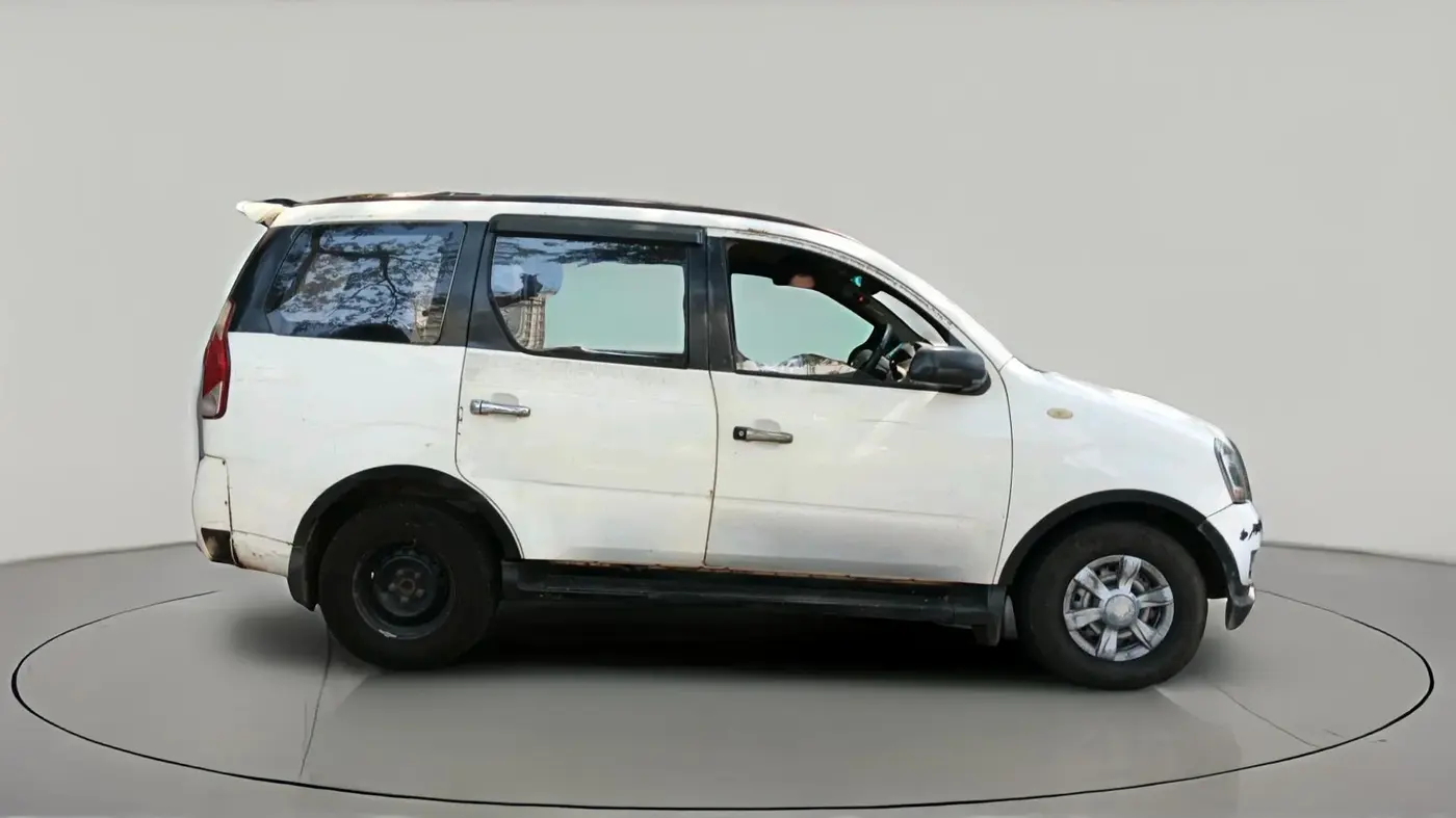 2012 Mahindra Xylo E4, Diesel, Manual, 2,45,936 km, exterior