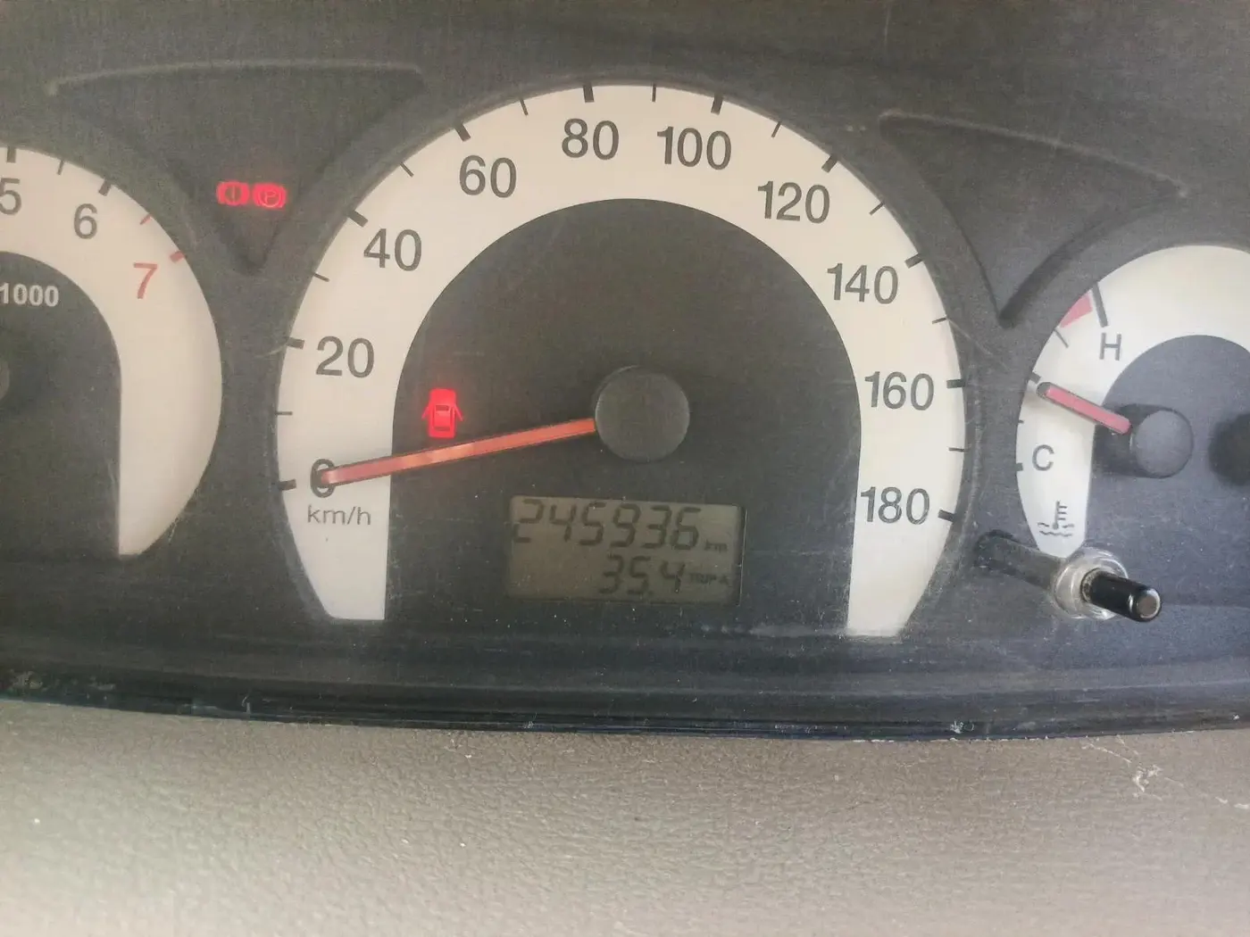 2012 Mahindra Xylo E4, Diesel, Manual, 2,45,936 km, interior