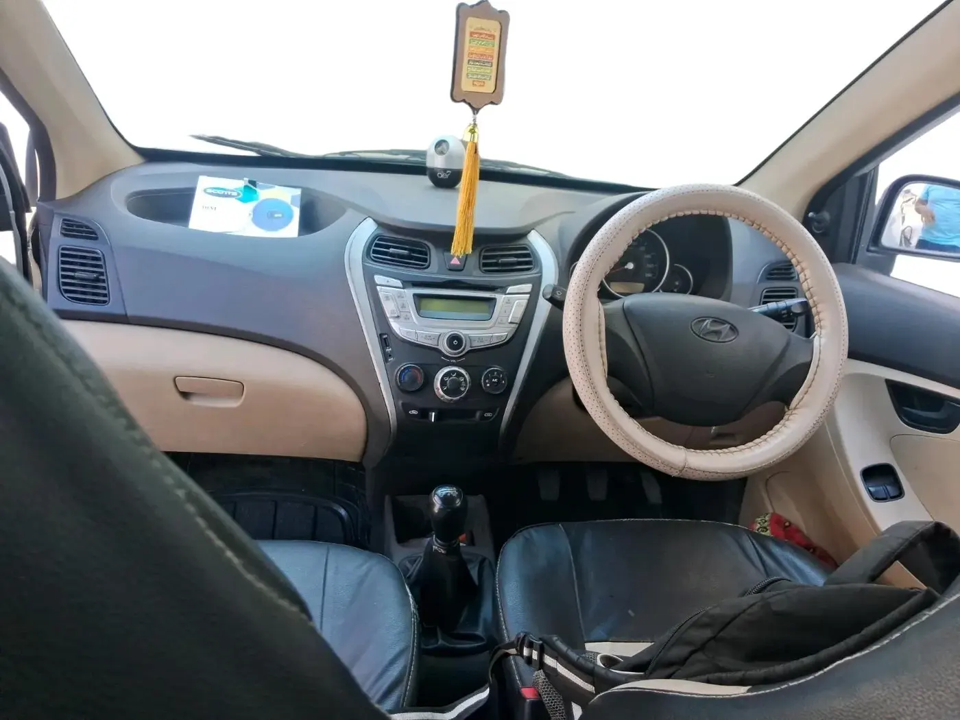 2012 Hyundai Eon MAGNA +, Petrol, Manual, 93,170 km, interior
