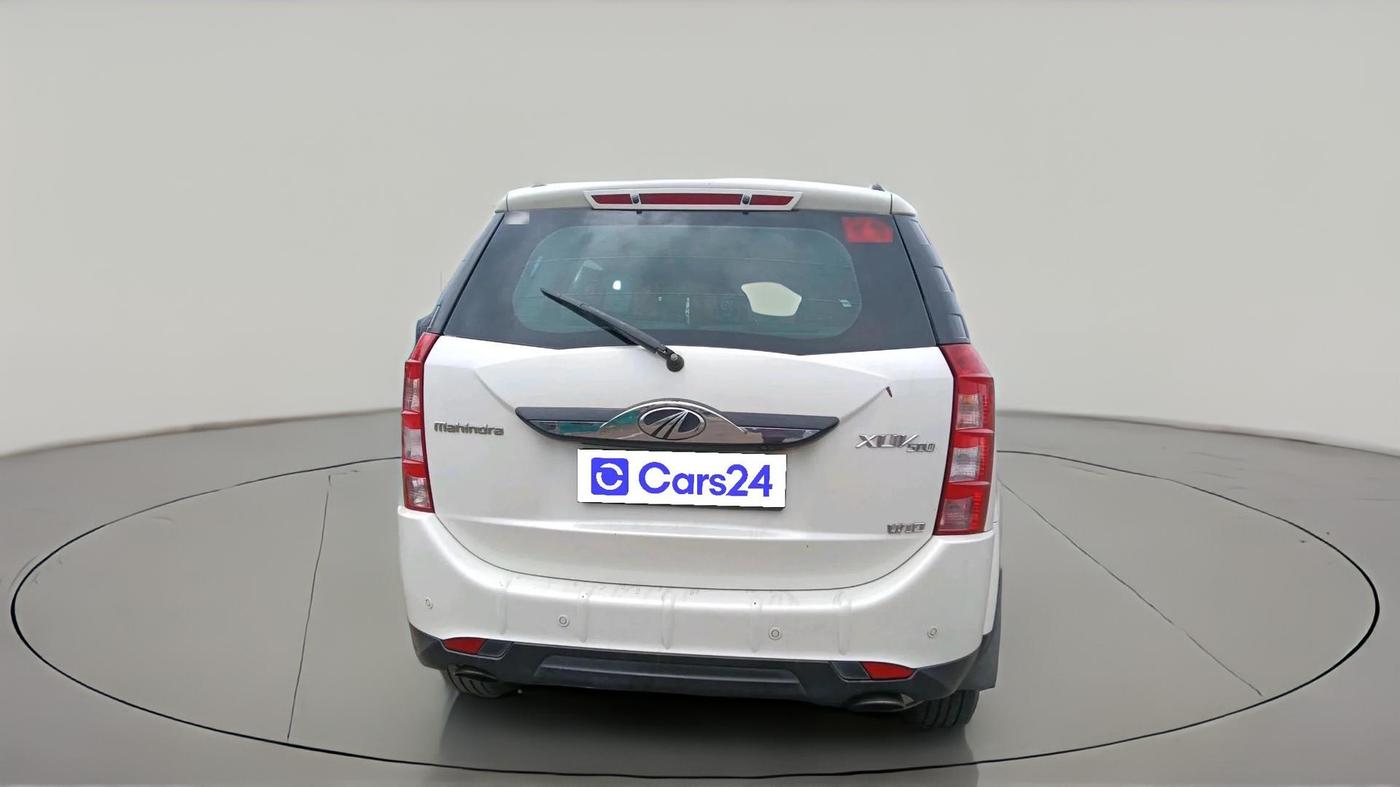 2017 Mahindra XUV500 W10, Diesel, Manual, 2,12,574 km, exterior