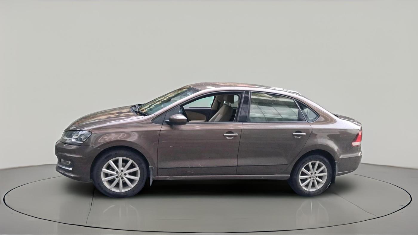 2017 Volkswagen Vento HIGHLINE PLUS 1.5 AT 16 ALLOY, Diesel, Automatic, 1,94,876 km, exterior