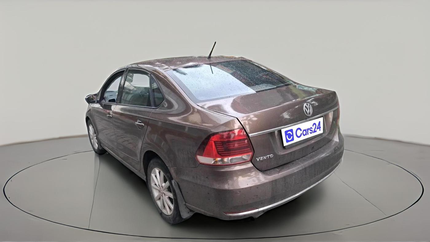 2017 Volkswagen Vento HIGHLINE PLUS 1.5 AT 16 ALLOY, Diesel, Automatic, 1,94,876 km, exterior