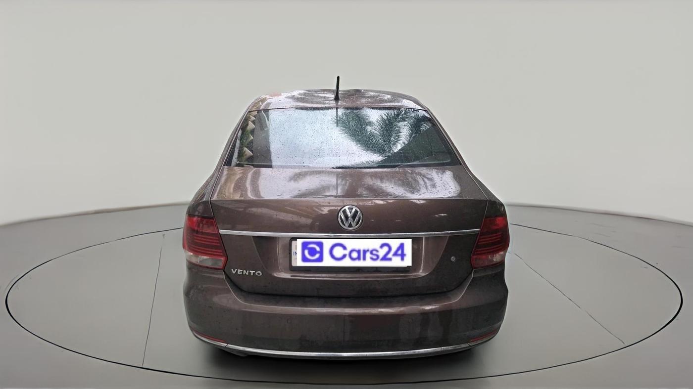 2017 Volkswagen Vento HIGHLINE PLUS 1.5 AT 16 ALLOY, Diesel, Automatic, 1,94,876 km, exterior